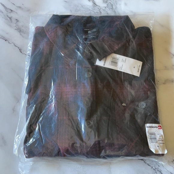 🔥Quiksilver Shadow Swells Long Sleeve Shirt NWT - Picture 8 of 8